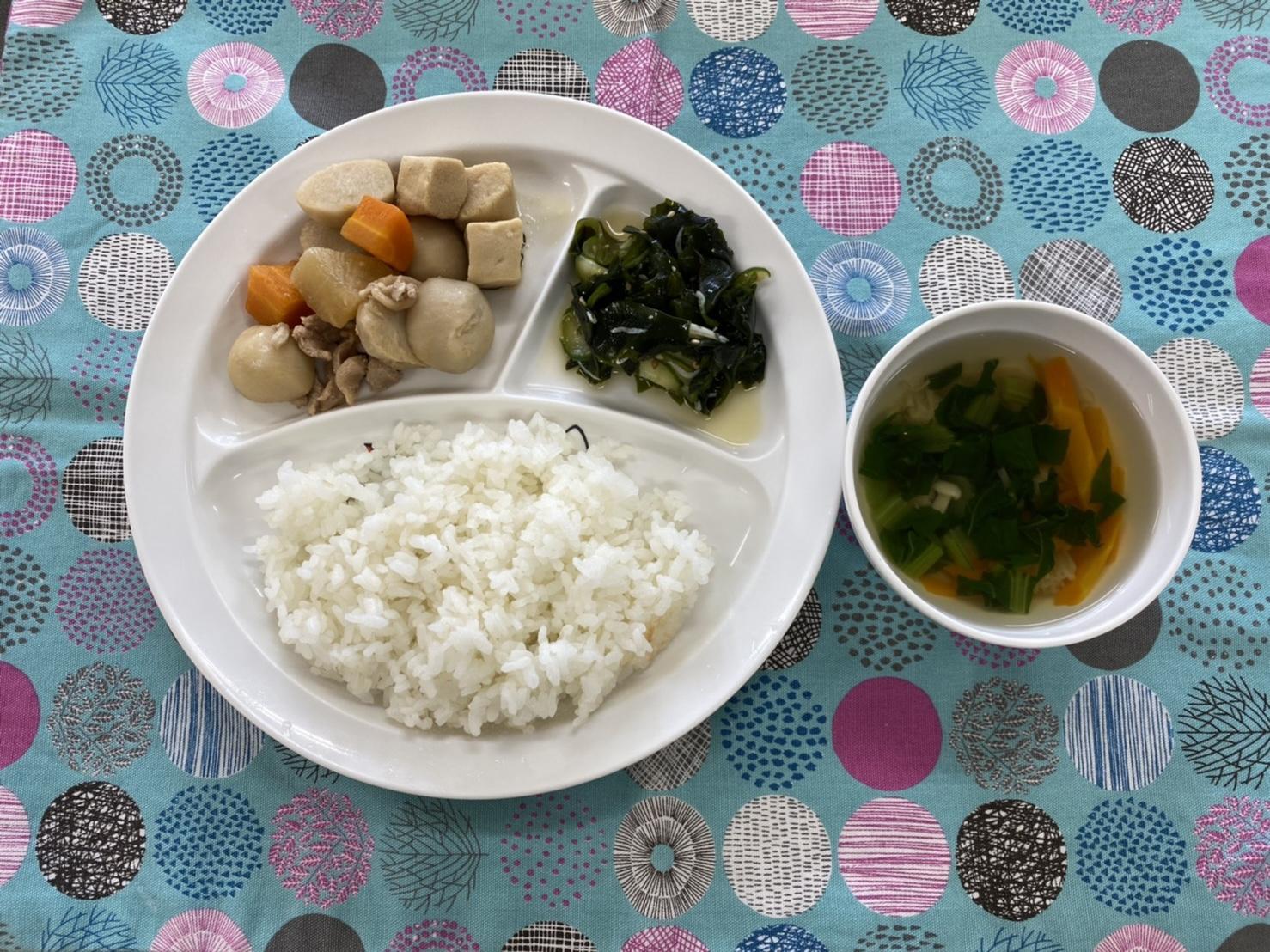 鶏肉と里芋と高野豆腐の煮物
