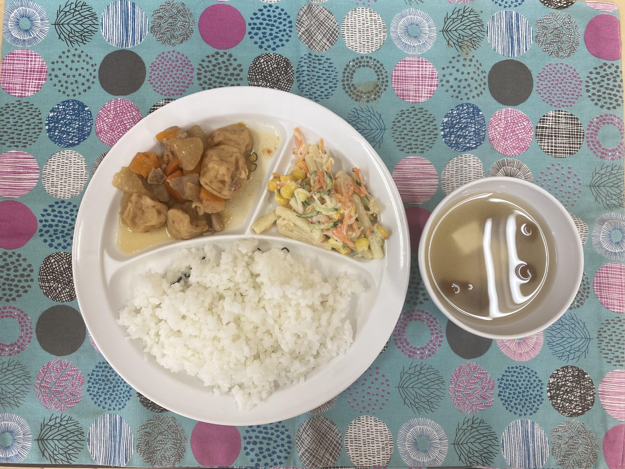 6/11(火)　　鶏肉とがんもの煮物