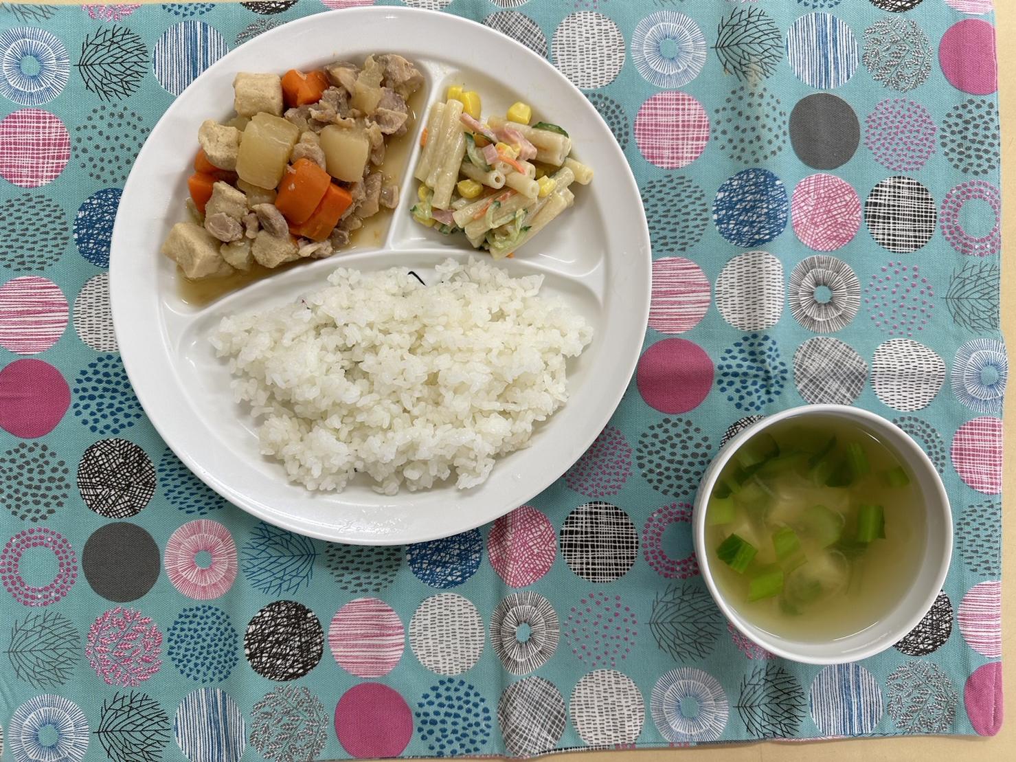 鶏肉と高野豆腐の煮物