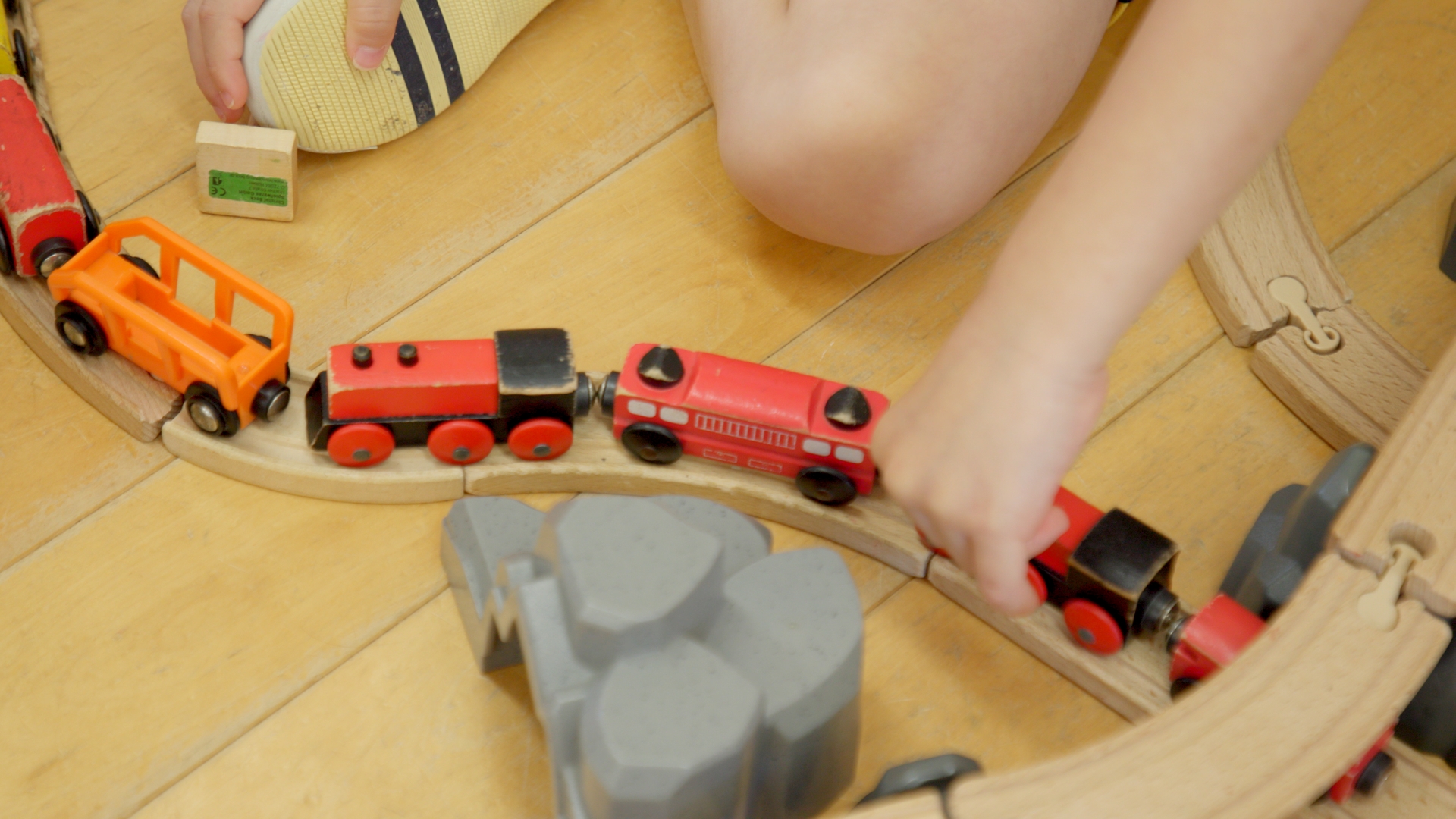 ヨーロッパの高級室内遊具で遊ぶ